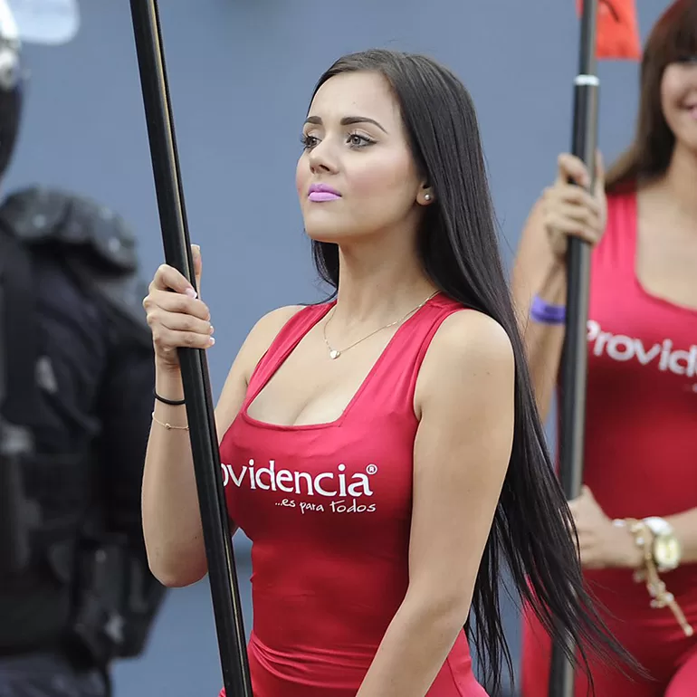 Agencia Surf - Edecan en Estadio de Futbol