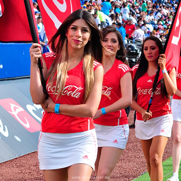 Agencia Surf - Edecanes Cocacola