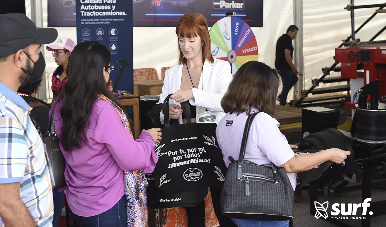 Activaciones de Marca en Expos: Cómo Destacar, Generar Leads y Convertir Más en 2026